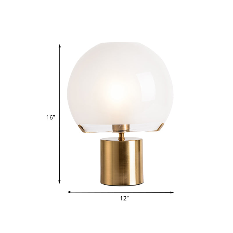Lampada da tavolo a cupola con finitura dorata, lampada da notte post moderna in vetro bianco latte a luce singola