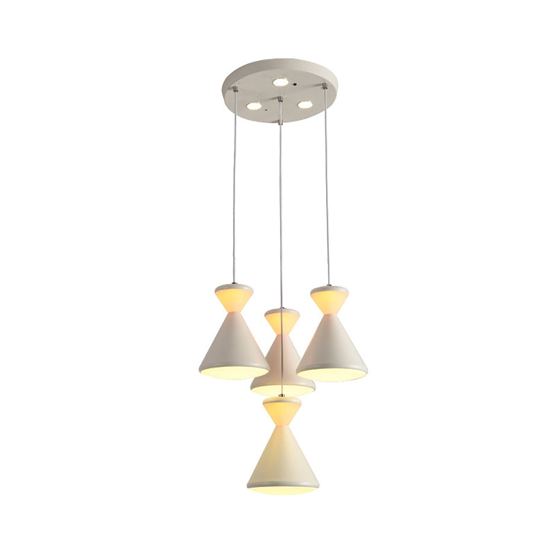 4 têtes Coup de salle à manger grappe pendente Light moderniste LED BLANC PROSDE LEMPORT AVEC SOURGLASS CHAPE ACRYLIQUE