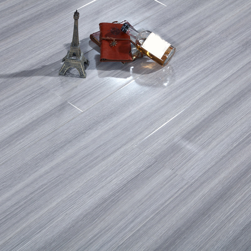 Traditional Wood Flooring Tiles Click-Locking Wire Brushed Flooring Planks