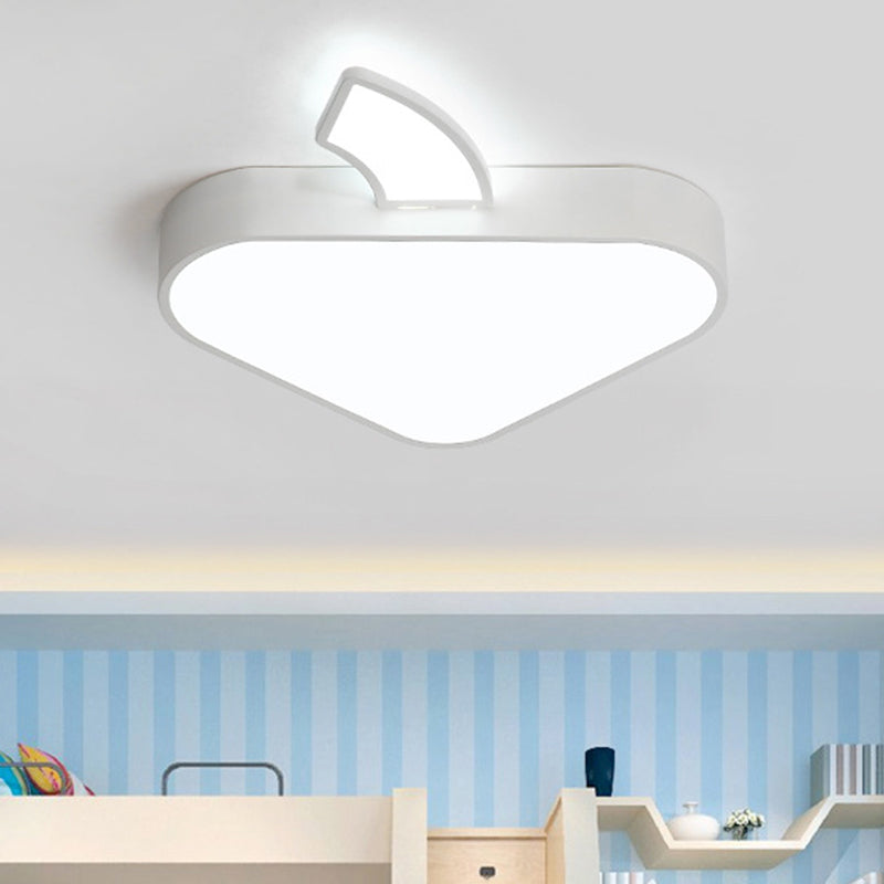 Dreieck Apple Deckeneinbau Moderne Eisen Kinderschlafzimmer LED Flushmount Beleuchtung in Weiß, 18"/21.5" breit