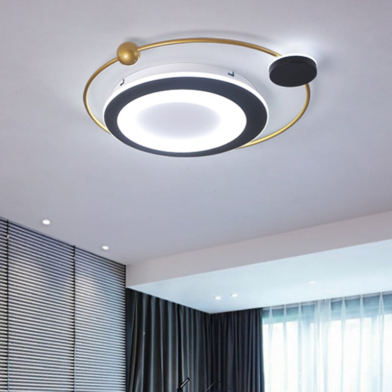 Round Bedroom Flush Mount Light Fixture Metal 16.5"/20.5" W LED Modernism Ceiling Flush in Black and Gold, Warm/White Light