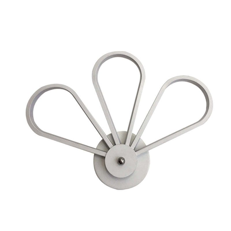 Clover Shaped Bedroom Wall Mount Lighting Acrylic LED Modernist Wall Sconce Lamp in White