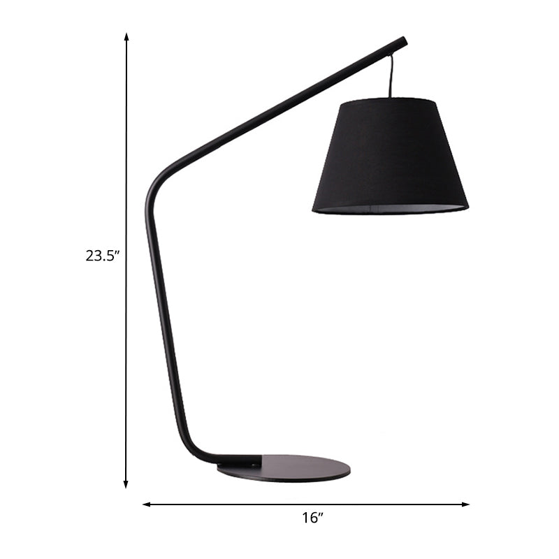 Lampada da tavolo moderna in tessuto conico con 1 lampadina da comodino in nero con braccio curvo per camera da letto