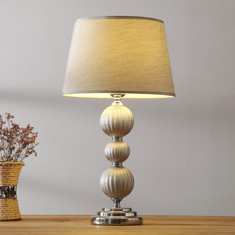 1 tête de chevet de chevet en céramique lampe de nuit en argent minimal Lumière avec une teinte en tissu conique