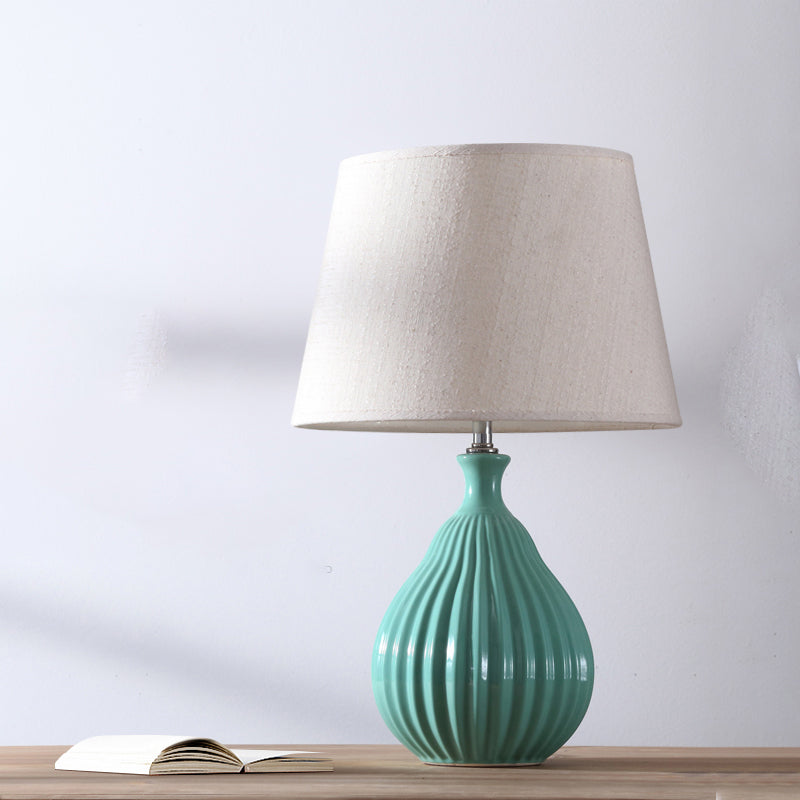 Luz de lágrima blanca/verde Luz Minimalista 1 Lámpara de cerámica de cerámica ligera con sombra de tela de cono