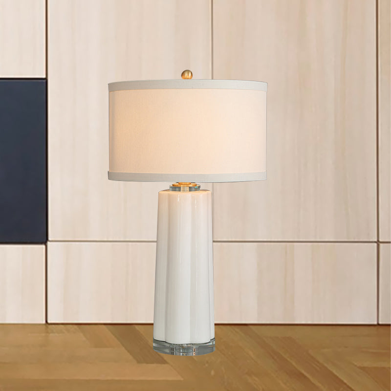 Luce da comodino in tessuto rotondo in ceramica Modernismo 1 Testa Lampada da tavolo da tavolo bianco