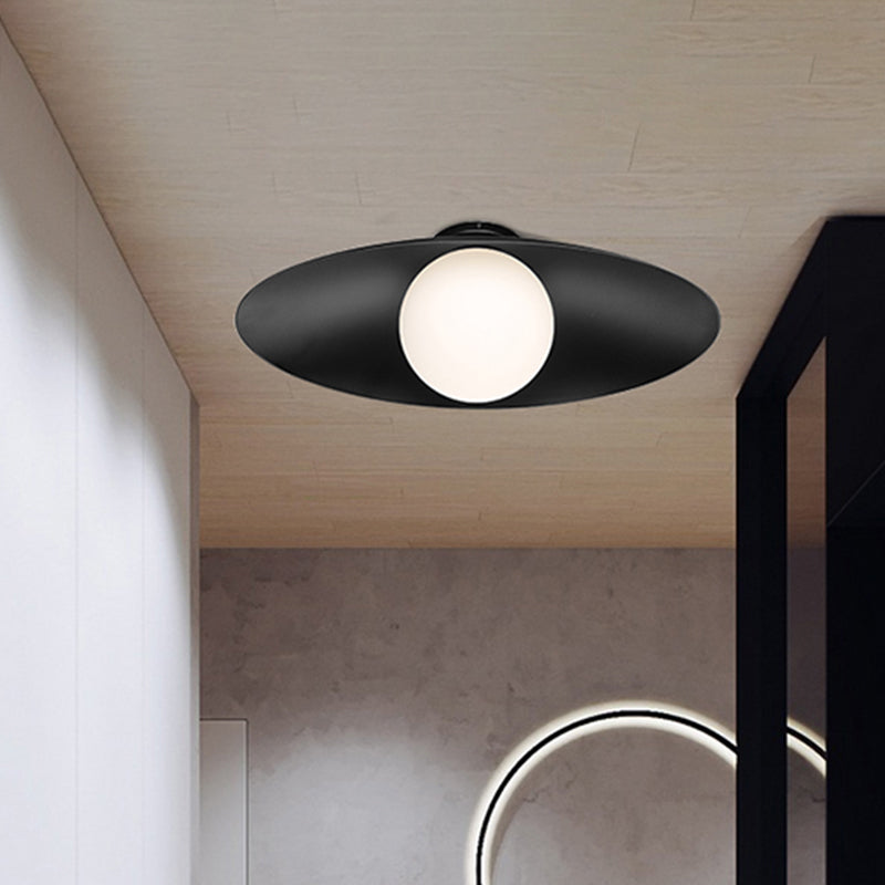 Plafonnier de couloir à 1 lumière en verre dépoli à montage encastré Orb simple en noir/blanc avec abat-jour ovale en métal