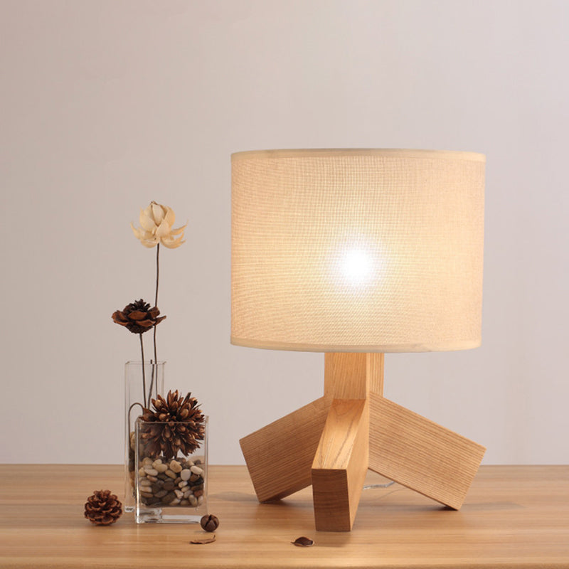 Basede beige Trippiede Distanza Light Modernist 1 Lampada da tavolo notturno in legno leggero con tonalità in tessuto tamburo