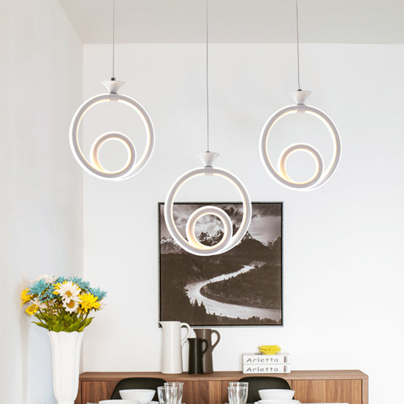 Prôlement à anneau torsadé acrylique Pendant Light Contemporain 3 LIXS PLAFIER BLANC PROCHEMENT ANSTAURE EN BLANC / CHAUD / NATUREL