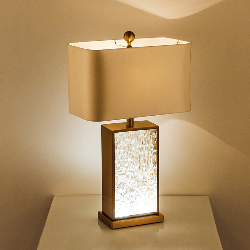Lampada da tavolo rettangolare con smalto colorato Lampada da comodino contemporanea in tessuto bianco a 1 luce