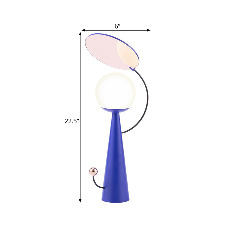 Lampada da comodino conica con finitura blu Lampada da scrivania moderna in metallo a 1 lampadina con paralume sferico in vetro bianco e decorazione a specchio