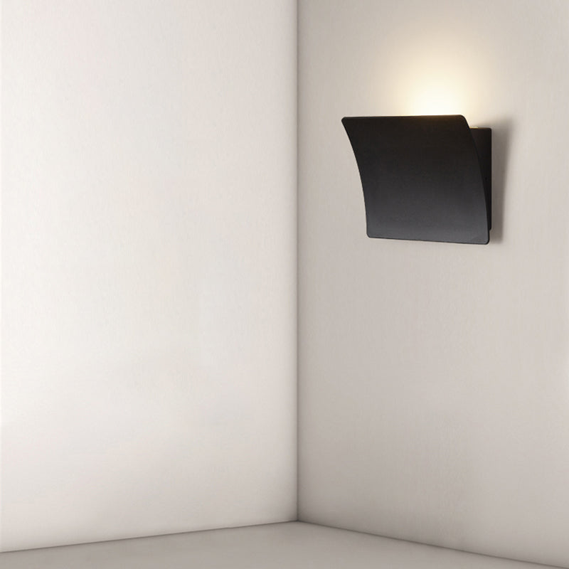 Black LED Wall Lamp Modern Style Wall Mount Lamp with Metal Shade for Bedroom