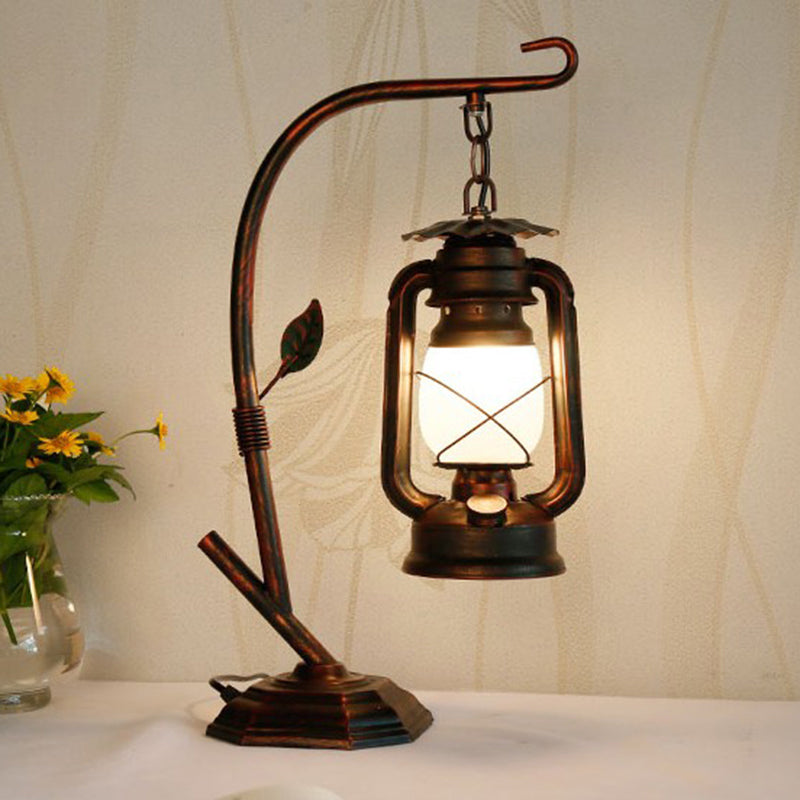 Tavolo in ottone/rame cherosene Light warehouse vetro opale 1 illuminazione da camera da letto leggera con base metallica
