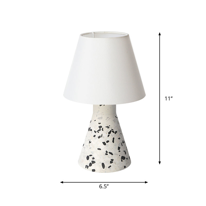 Lampe de table de nuit évasée moderne en marbre à 1 lumière pour chambre à coucher avec abat-jour en tissu baril