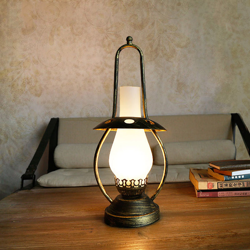 Lampe de bureau à 1 tête, finition en laiton, lanterne industrielle en verre blanc, lampe de table métallique avec base en métal