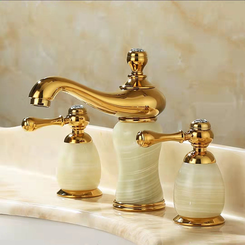 Traditional Wide Spread Bathroom Faucet Elegant Lavatory Faucet