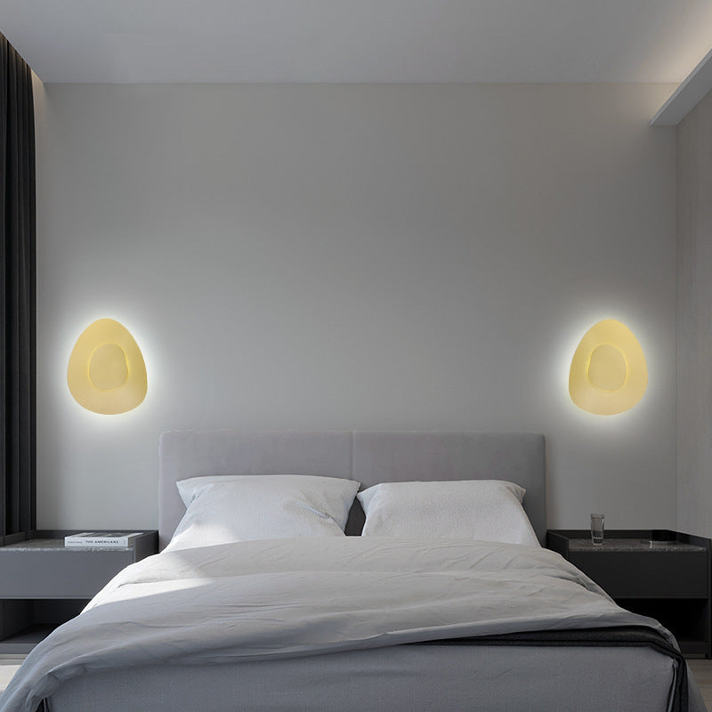 Contemporary Single White/Golden Wall Mounted Sconce Metal Statement Wall Light