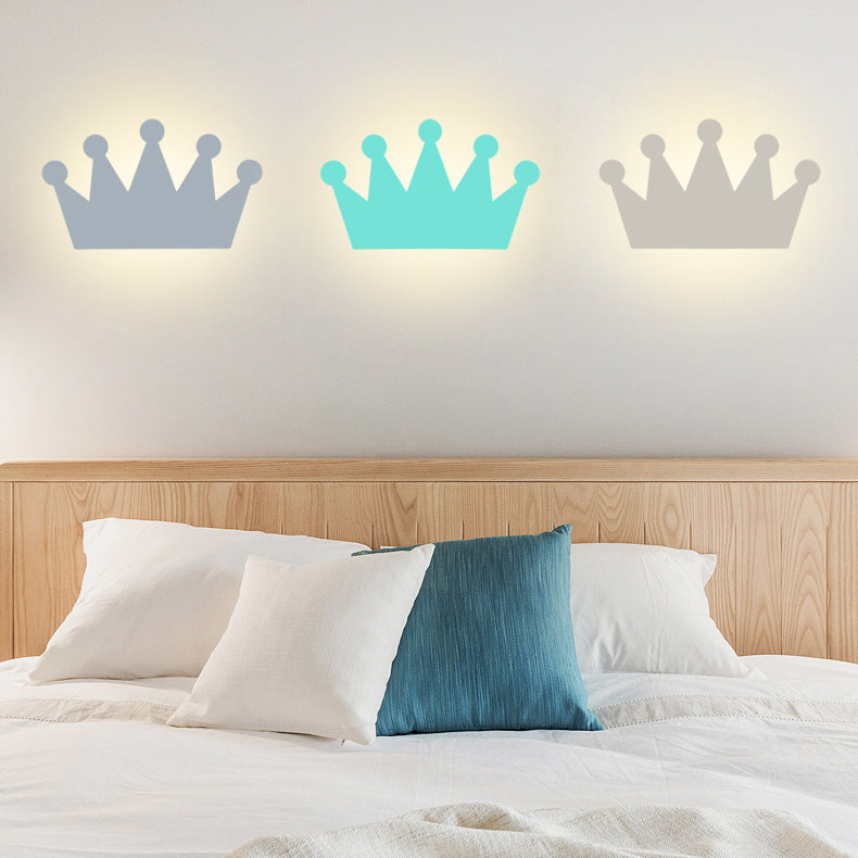 Mooie cartoon kroon wandmuur licht houten energiebesparende ledwand sconce voor kinderslaapkamer
