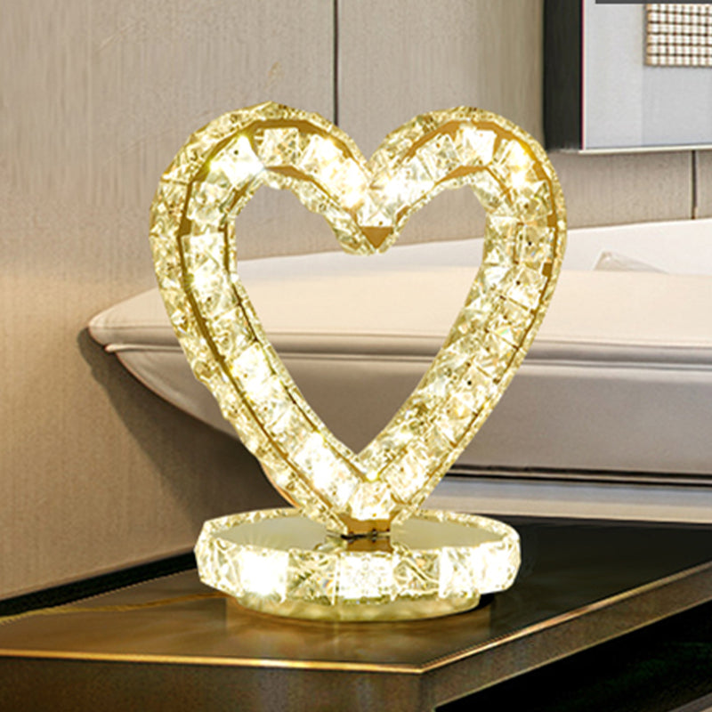 Lampada da comodino con finitura in metallo cromato, lampada da notte modernista a forma di cuore amorevole/rotonda a LED con accento di cristallo per comodino