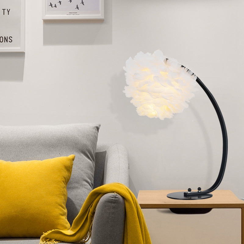 Éclairage de table de nuit de nuit moderniste Blossom Feather LAMPE