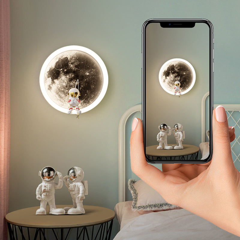 Contemporary Astronaut Wall Light Fixture Creative Wall Light Sconce for Sitting Room
