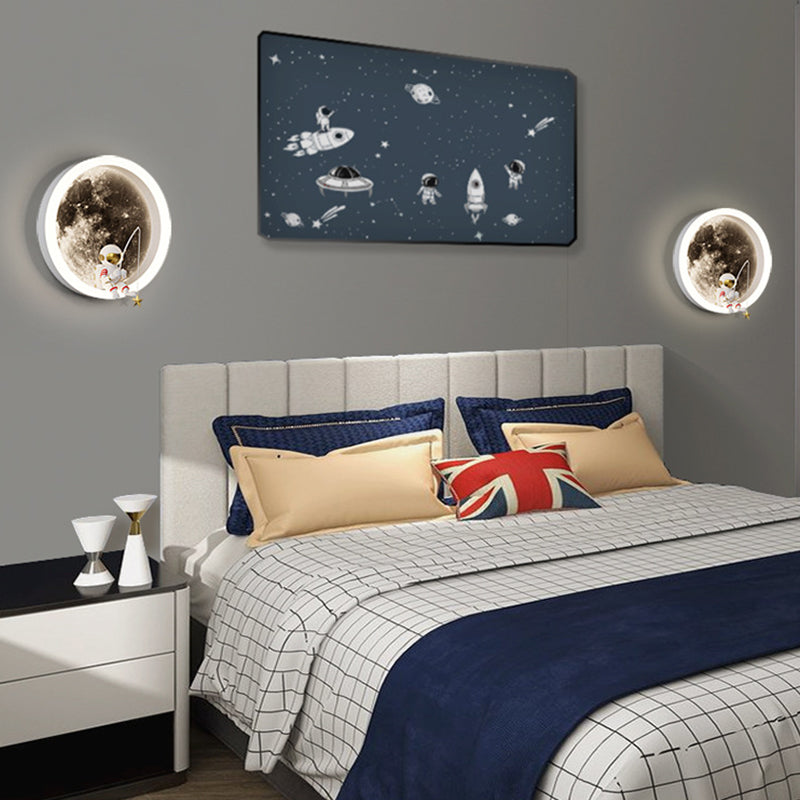 Contemporary Astronaut Wall Light Fixture Creative Wall Light Sconce for Sitting Room