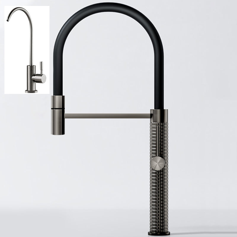 Traditional Single Level Kitchen Faucet Lead Free Metal Faucet