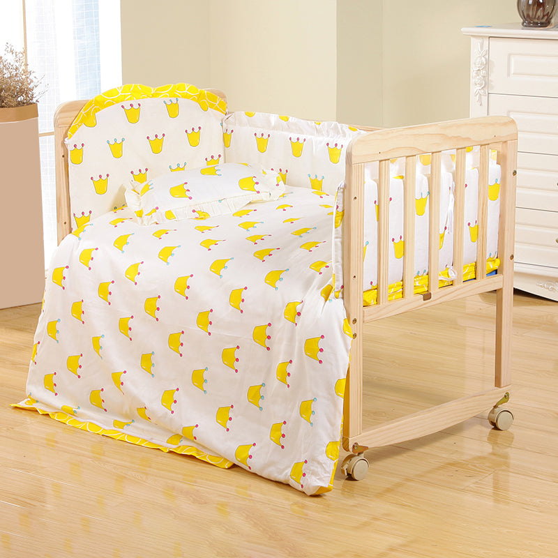Solid Wood Rocking Baby Crib Cradle Rectangle with 4 Wheels Cradle