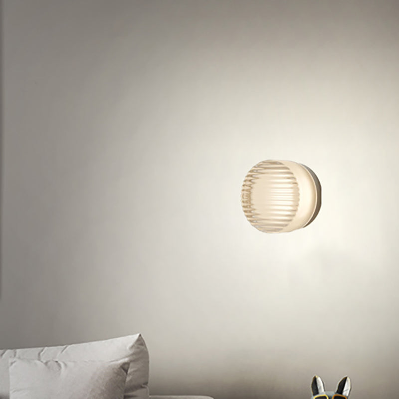 Single Modernism Wall Mounted Sconce Polished Acrylic LED Wall Light for Bedroom