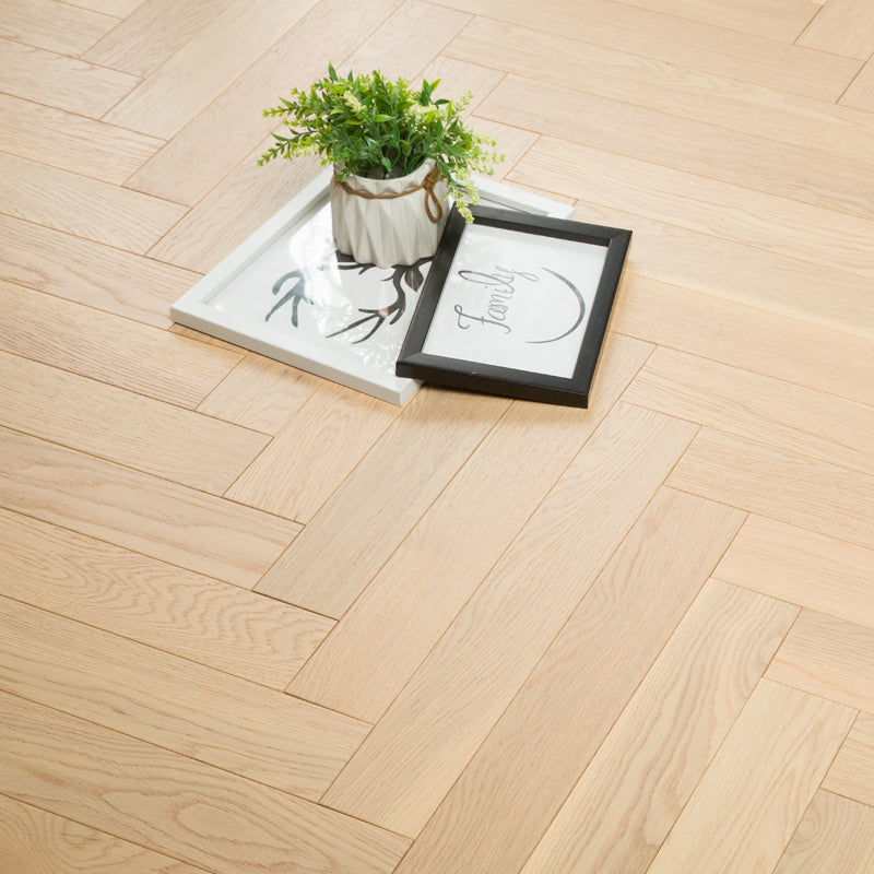 Modern Light Wood Laminate Flooring Scratch Resistance Smooth Laminate Plank Flooring