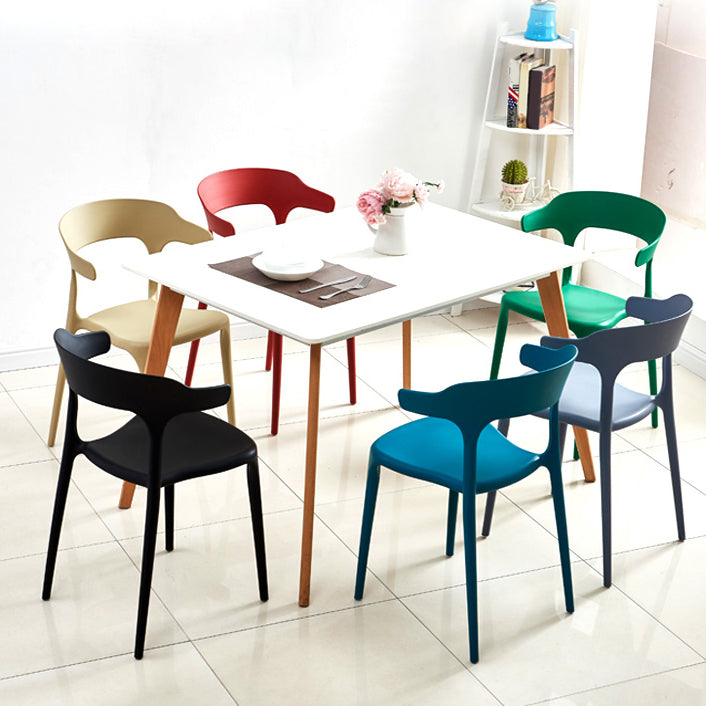 Nordic Armrest Stackable Acrylic Chair with Acrylic Legs for Dining Room