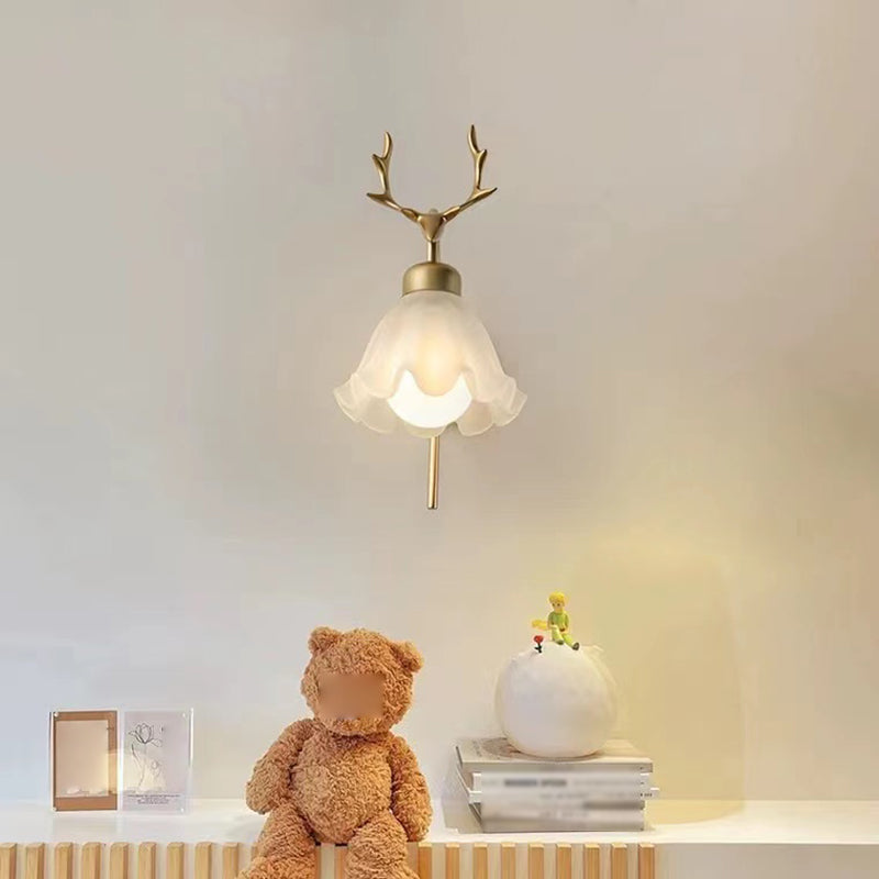 Gold Modern Metal Wall Sconce Flower Shape Wall Light with Glass Shade for Bedroom