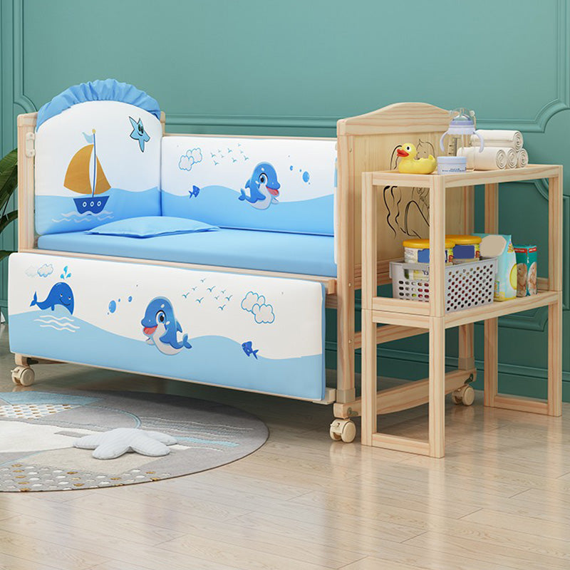 Wooden Contemporary Nursery Bed Animal Pattern Crib with Casters