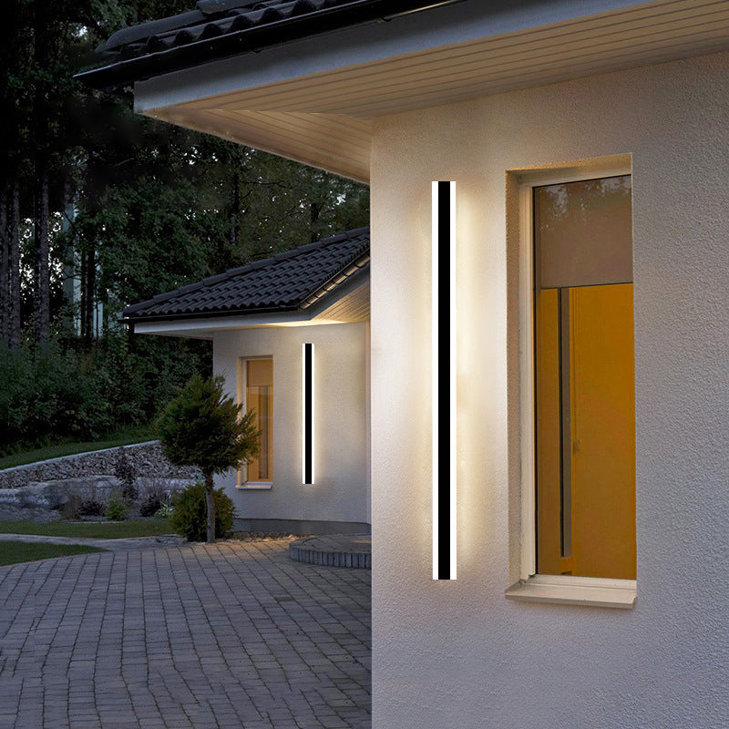 Metal Linear Shape Wall Light Modern Style 1 Light Wall Mount Lighting in Black