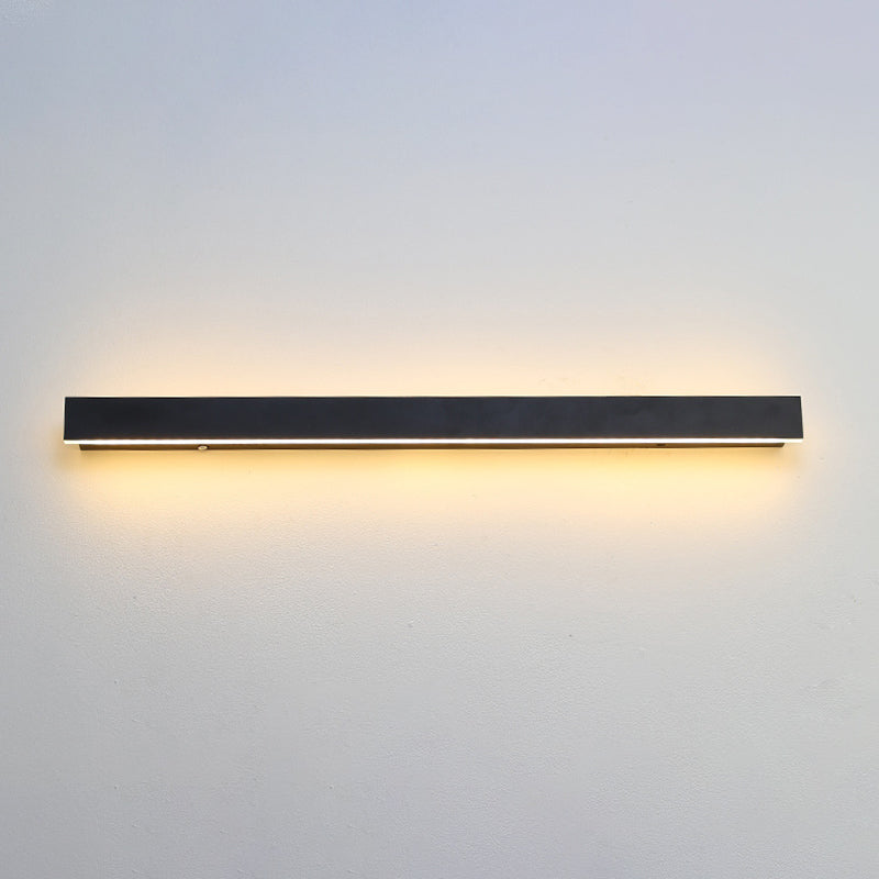 Linear Shape Metal Wall Light Modern Style 1 Light Wall Mount Lighting in Black