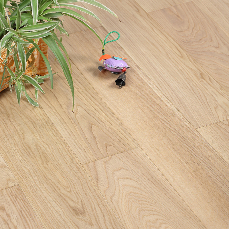 Traditional Wood Flooring Tiles Click Lock Wire Brushed Plank Flooring