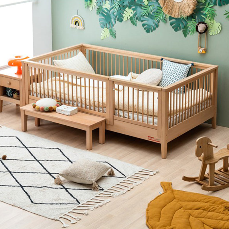 Contemporary Solid Wood Nursery Crib with Guardrail for Bedroom