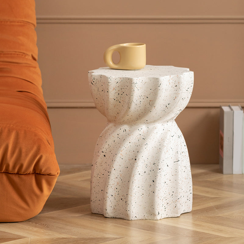 Contemporary 13.8-inch End Table Pedestal Beige Nesting Table