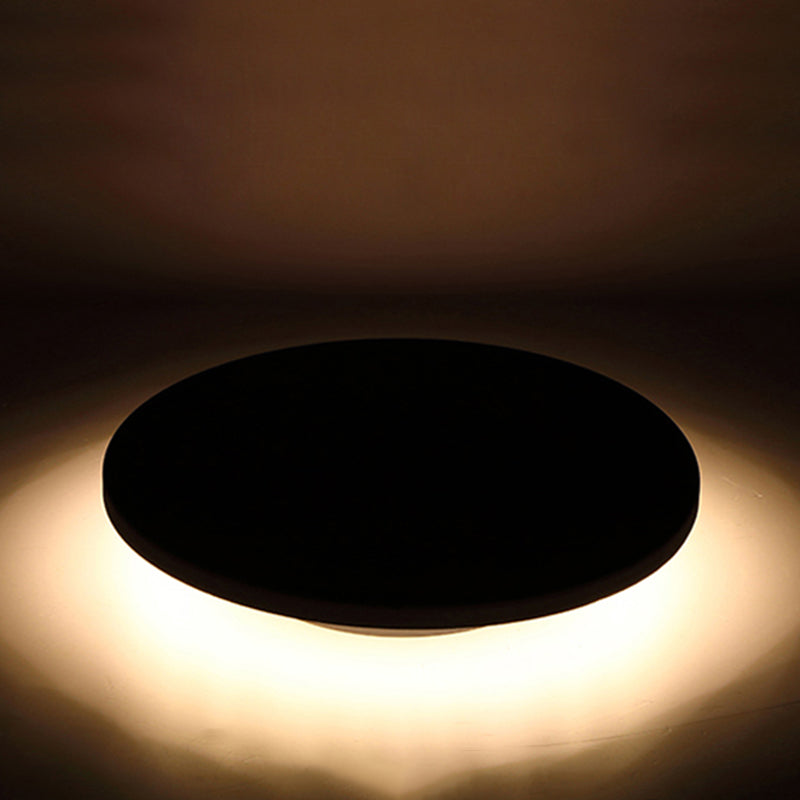 Round Solar Lawn Light Black Waterproof Light with Metal for Courtyard