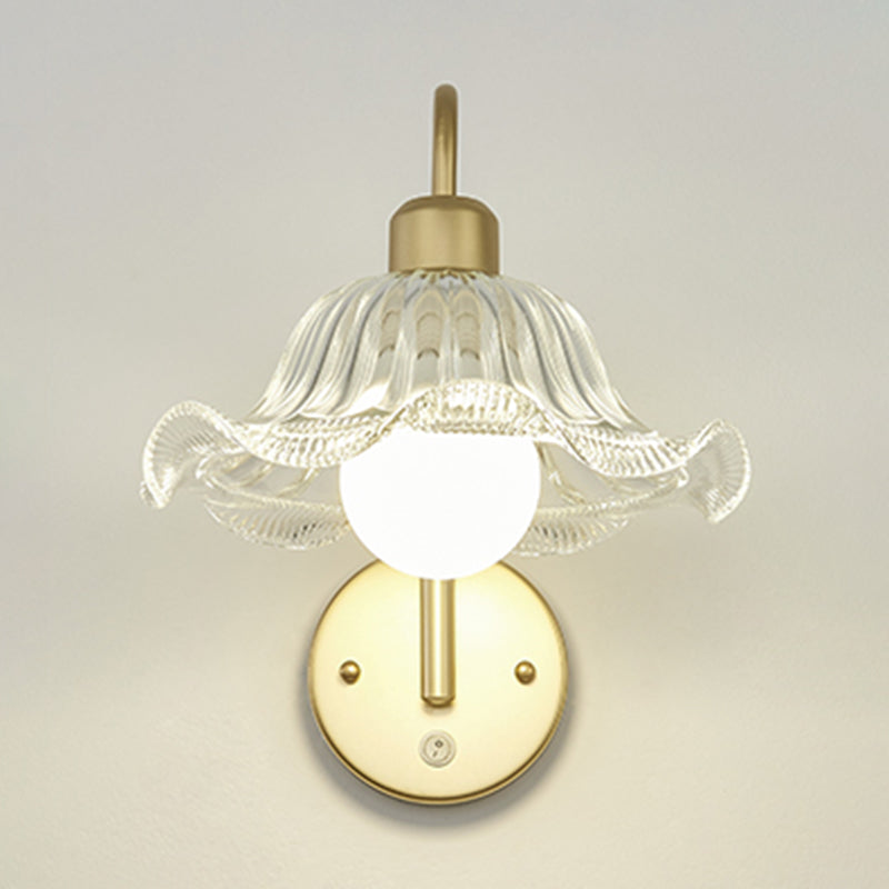 Flower Shape Metal Wall Sconces Industrial 1 Light Wall Mount Light Fixture in Gold