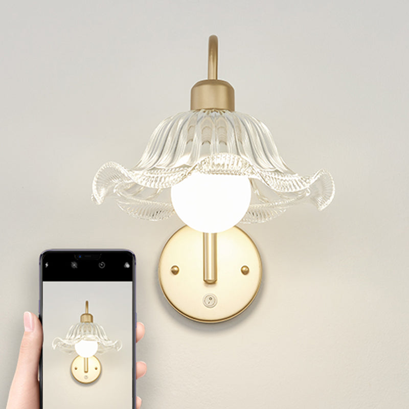 Flower Shape Metal Wall Sconces Industrial 1 Light Wall Mount Light Fixture in Gold