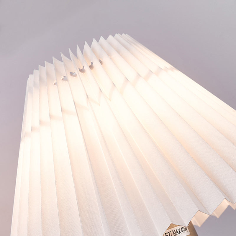 Contemporary Bathroom Vanity Light Fabric Shaded 1 Light Bath Bar