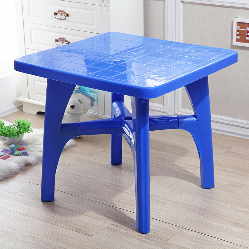 Plastic Outdoor Dining Table Modern Style Water Resistant Patio Table
