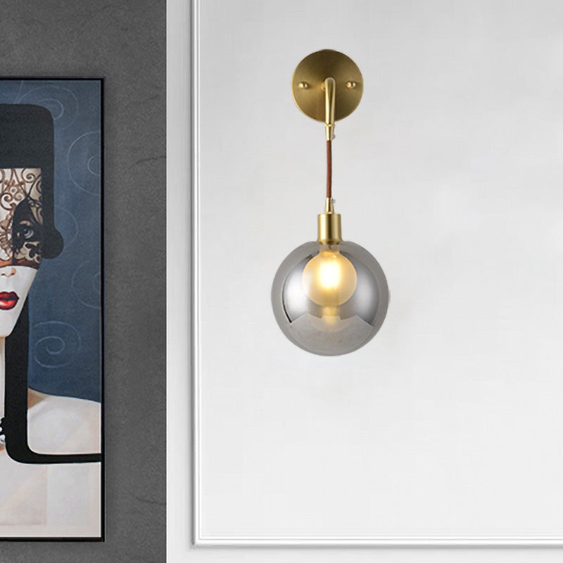 1 lampada da parete per angolo leggero lampada da parete per finitura in ottone postmoderno con sfumatura di vetro grigio fumo