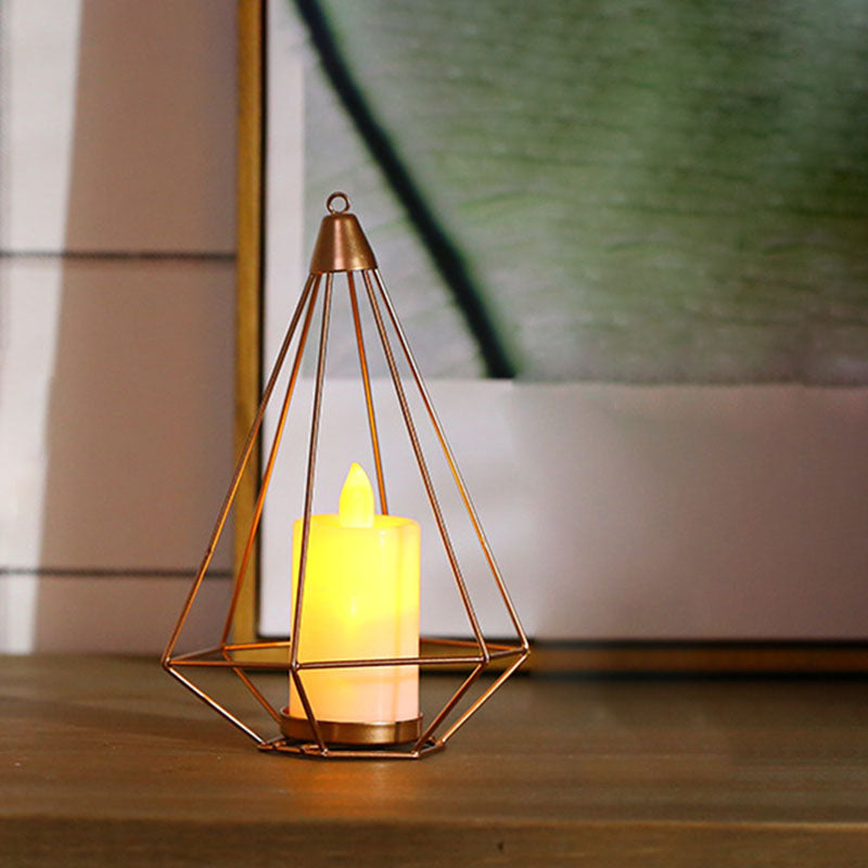 Lampe de table de style bougie Enfants Iron Golden LED Lightand Lighting avec triangle / cactus cage