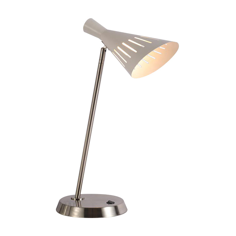 Hornform Ausschnitte rotatierbarer Tisch Licht moderne Eisen -Eisen -Einzel -Schlafzimmer -Nachtständer in Weiß