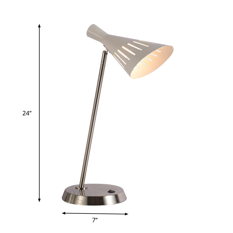Hornform Ausschnitte rotatierbarer Tisch Licht moderne Eisen -Eisen -Einzel -Schlafzimmer -Nachtständer in Weiß