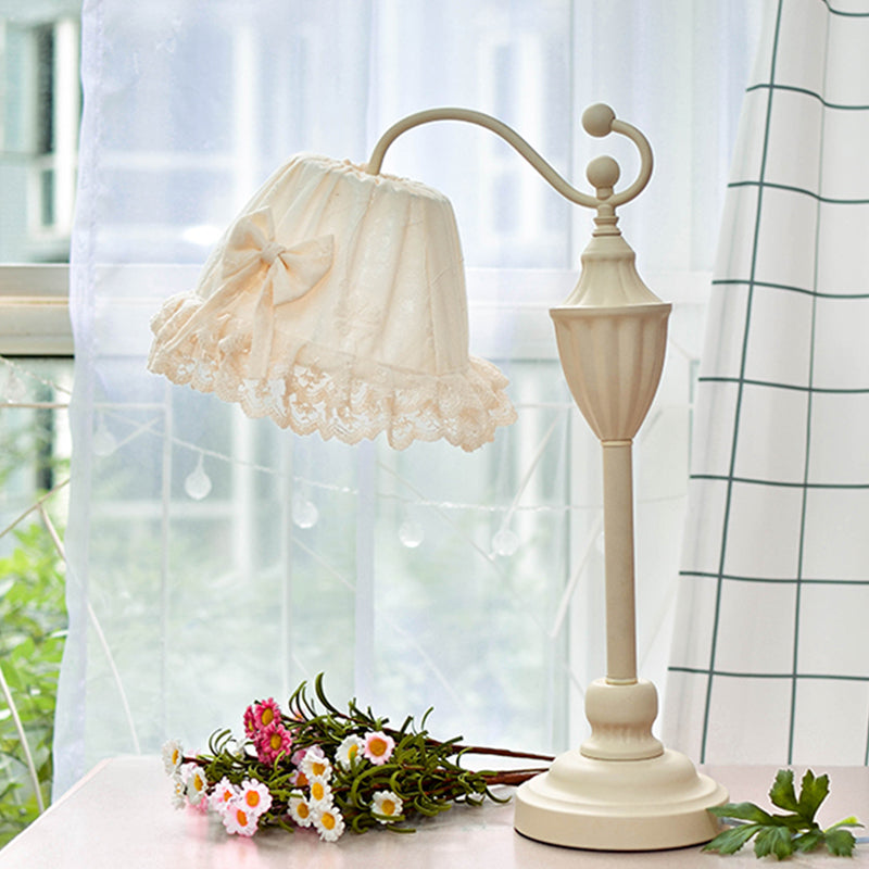 Enfants Tanne de cheminée à cône tronqué tissu de table de chambre à coucher 1 clair Éclairage avec garniture en dentelle en blanc