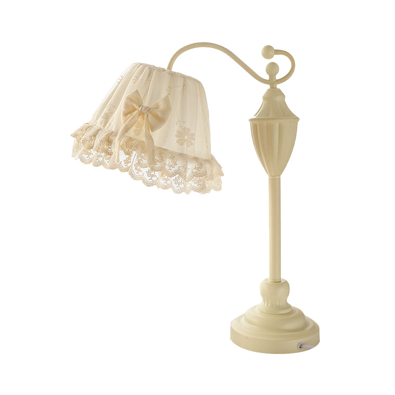 Enfants Tanne de cheminée à cône tronqué tissu de table de chambre à coucher 1 clair Éclairage avec garniture en dentelle en blanc