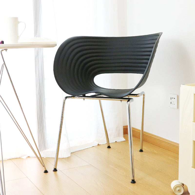 Contemporary Plastic Arm Dining Chair in Matte Finish for Home